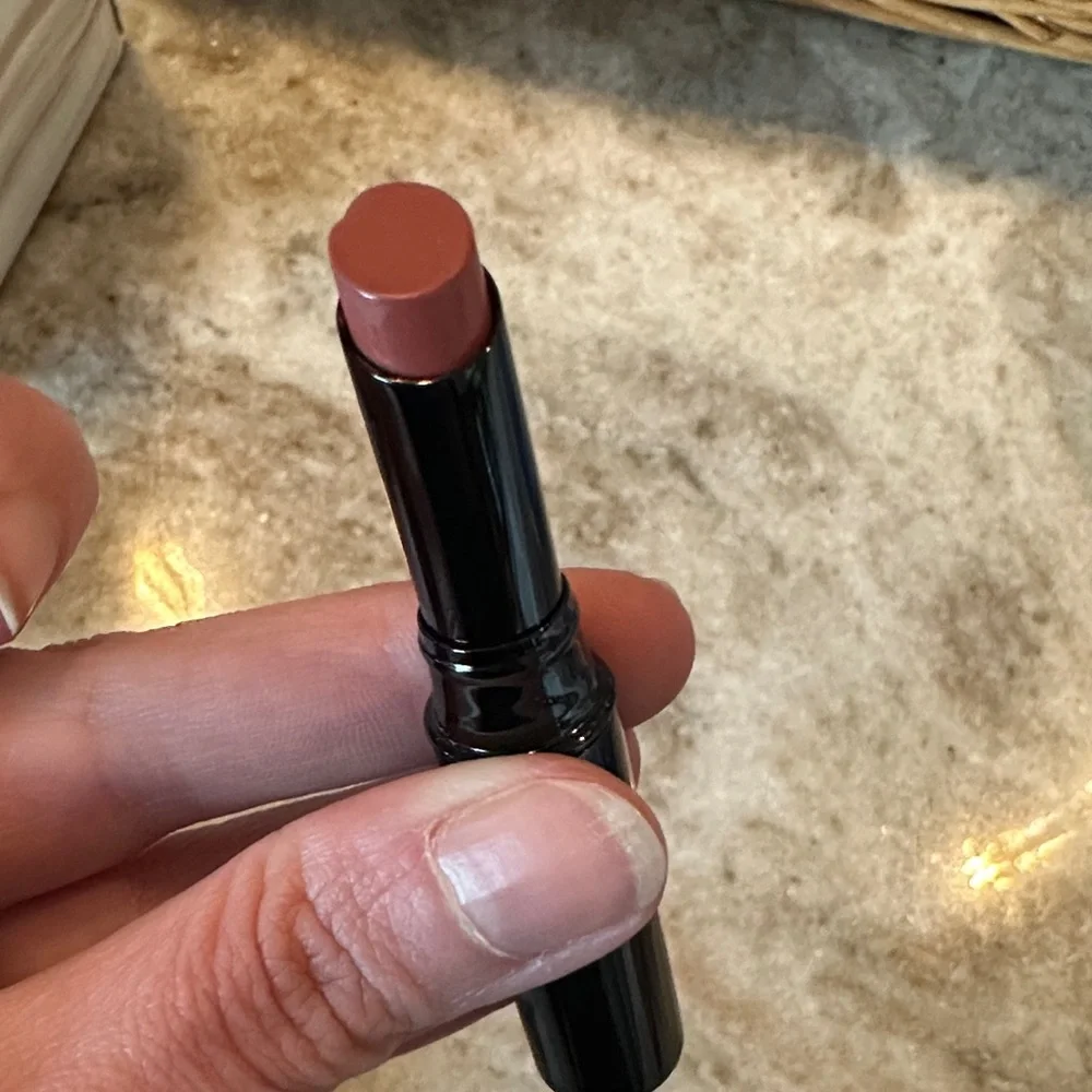 Saie Lip Blur in Modern NWT